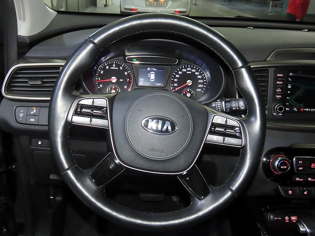KIA Sorento - Vista 8