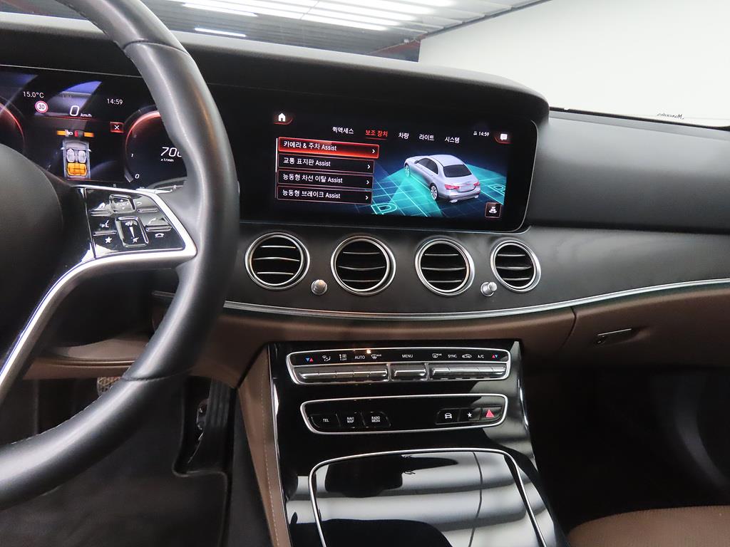 Mercedes Benz E class - Vista 10