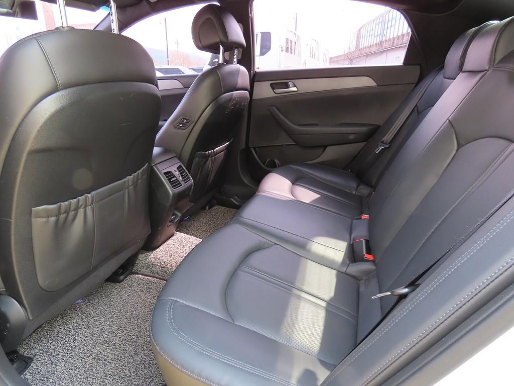 HYUNDAI Sonata - Vista 6