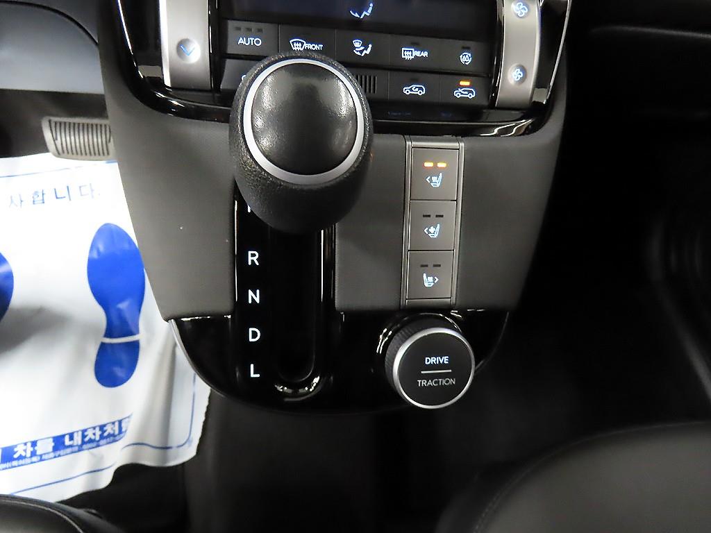 HYUNDAI Casper - Vista 10