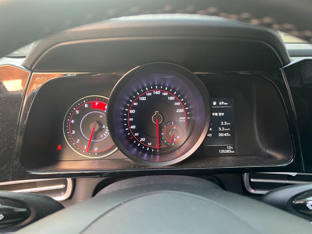 HYUNDAI Avante - Vista 6