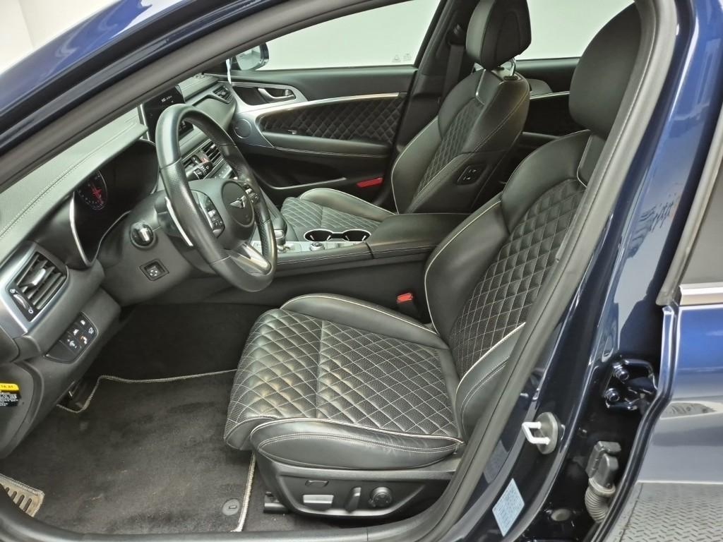 Genesis G70 - Vista 11