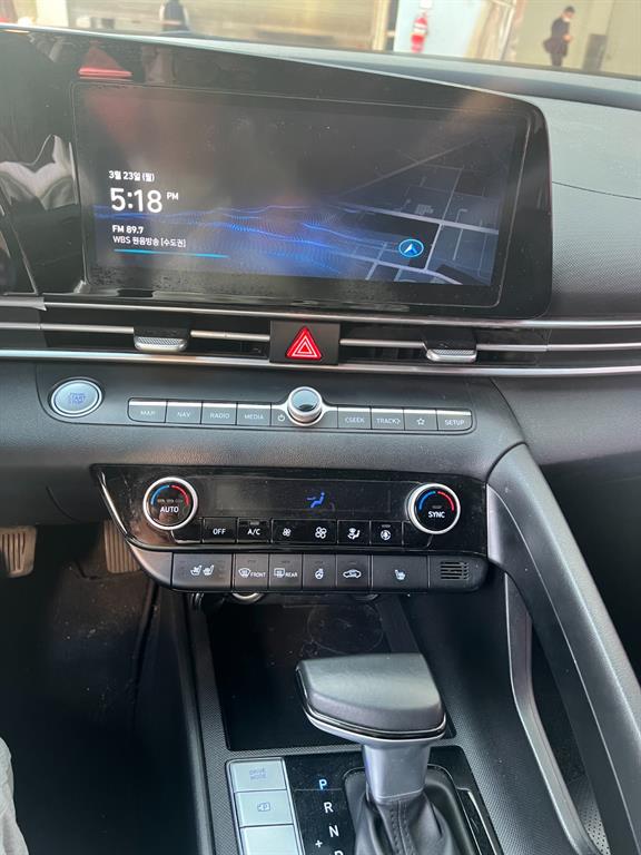 HYUNDAI Avante - Vista 5