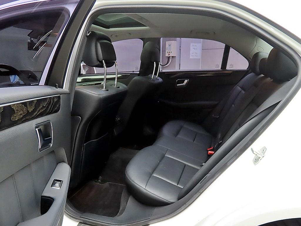 Mercedes Benz E class - Vista 6