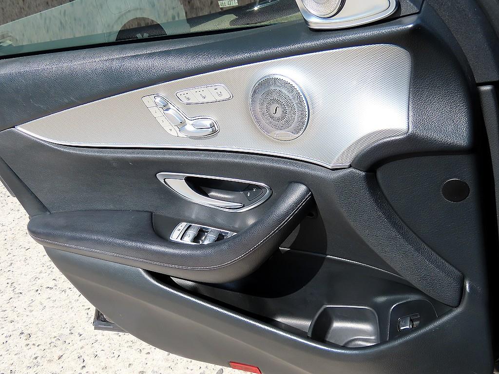 Mercedes Benz E class - Vista 12