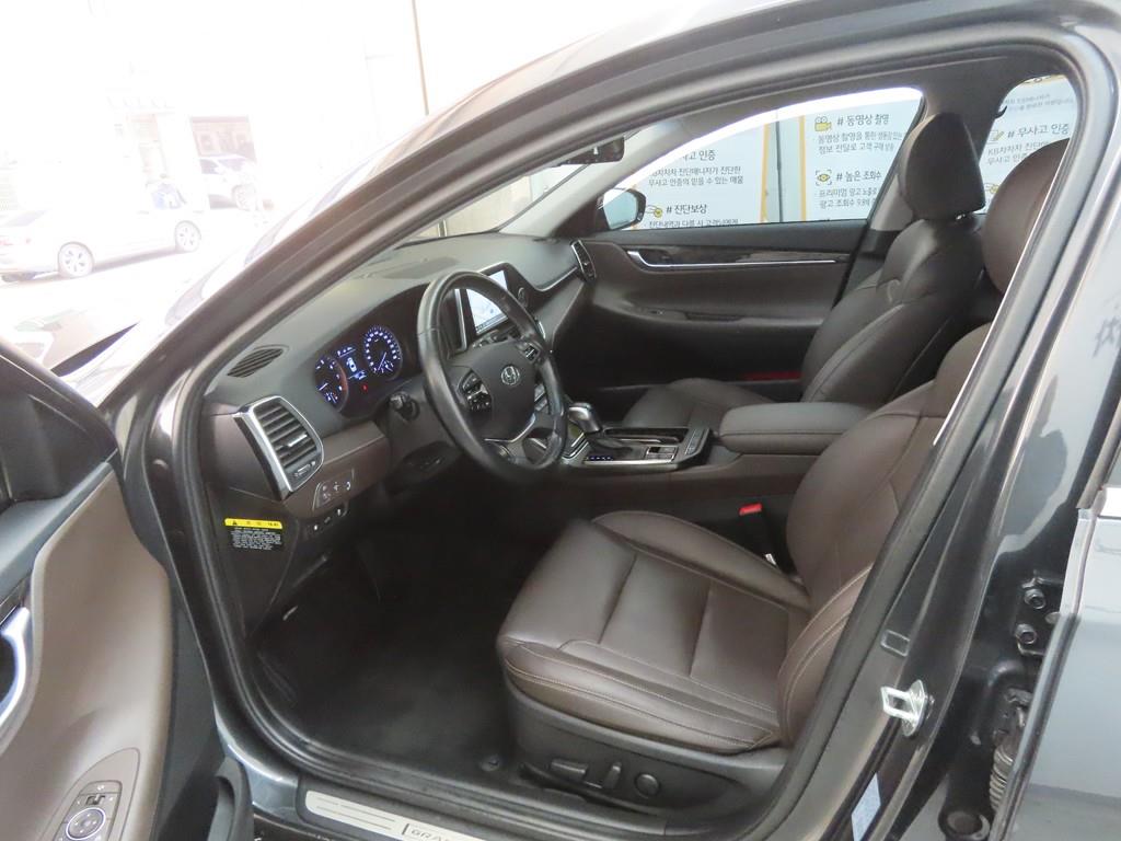 HYUNDAI Grandeur - Vista 5