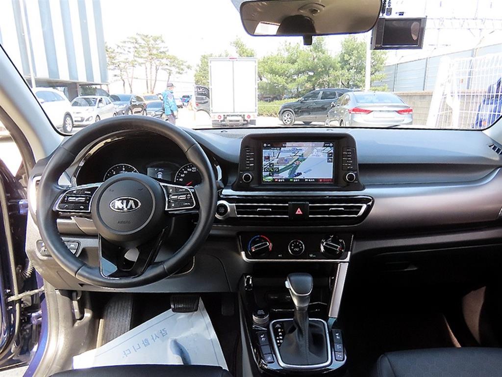 KIA Seltos - Vista 7