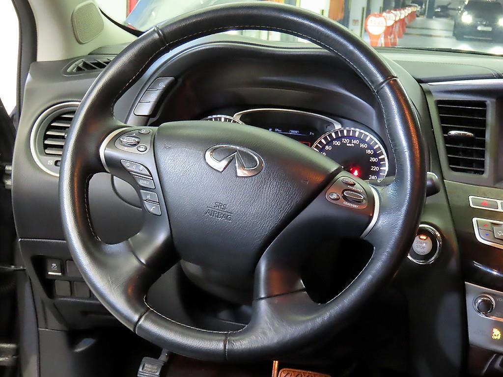 Infiniti QX - Vista 7