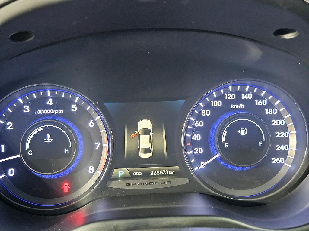 HYUNDAI Grandeur - Vista 7