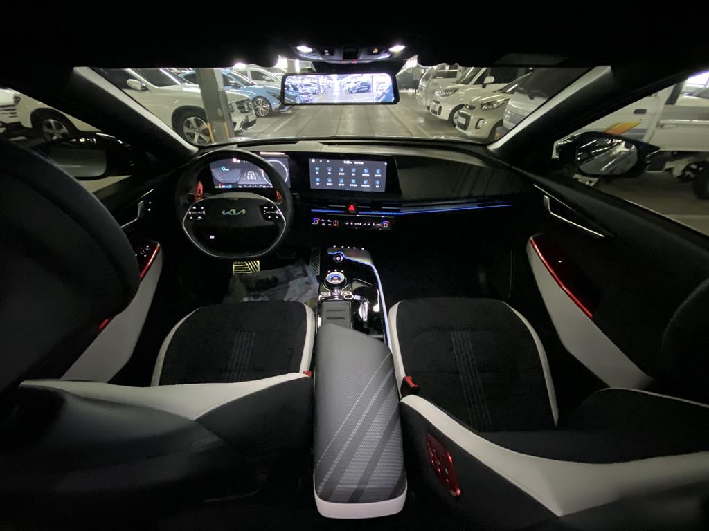 KIA EV6 - Vista 5