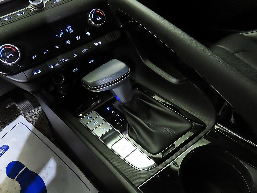 HYUNDAI Avante - Vista 12