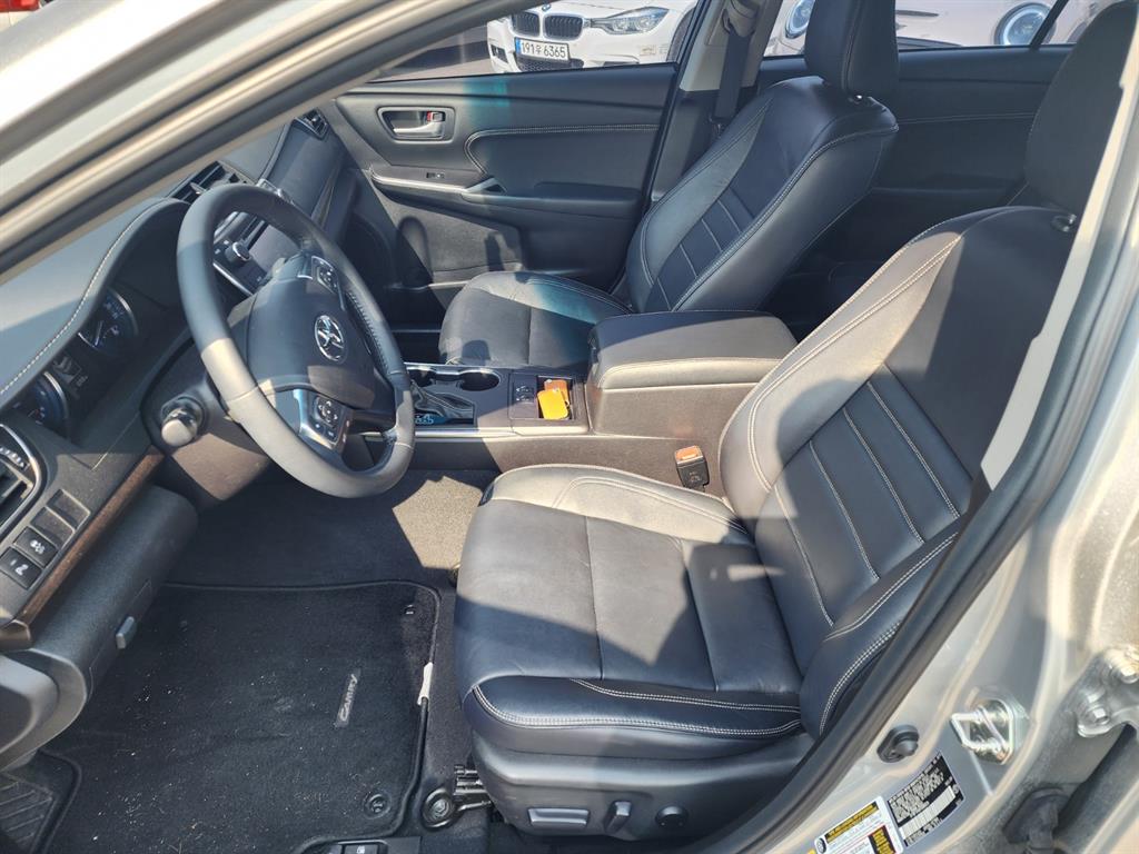 Toyota Camry - Vista 11