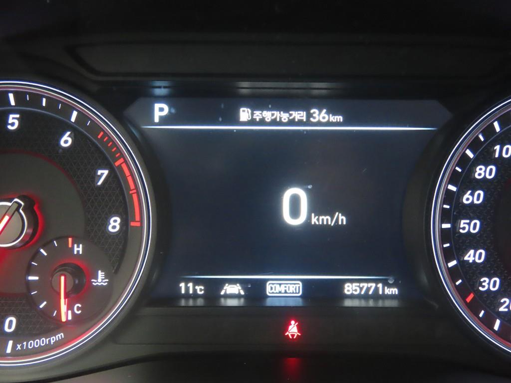 Genesis G70 - Vista 8