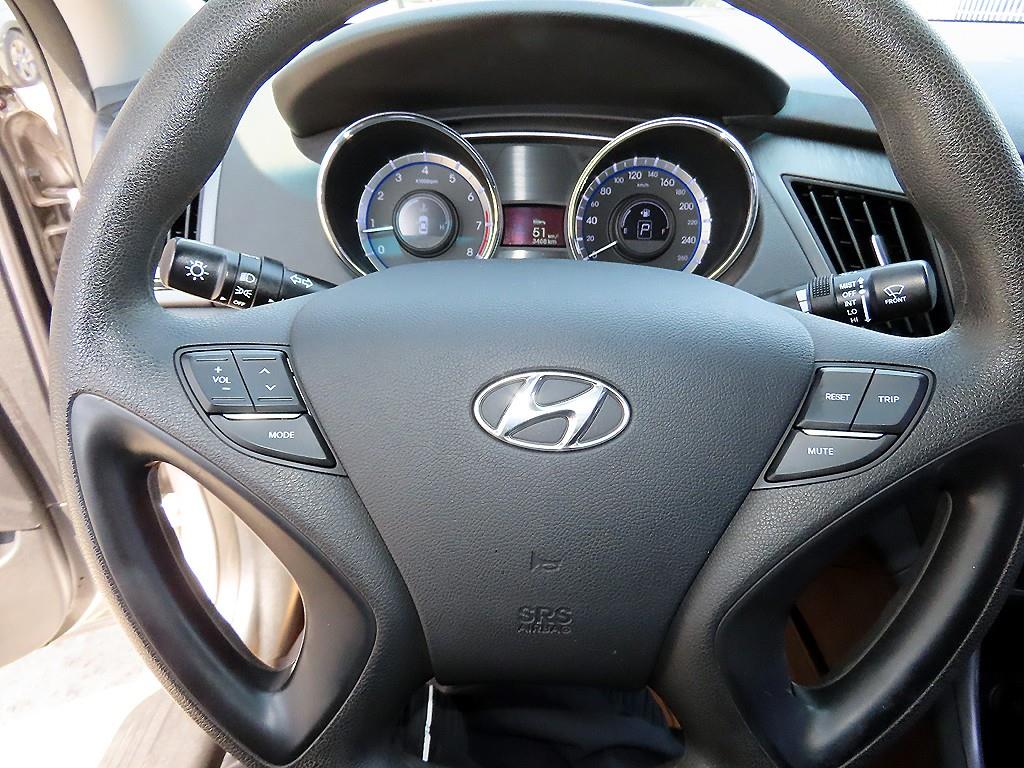 HYUNDAI Sonata - Vista 8