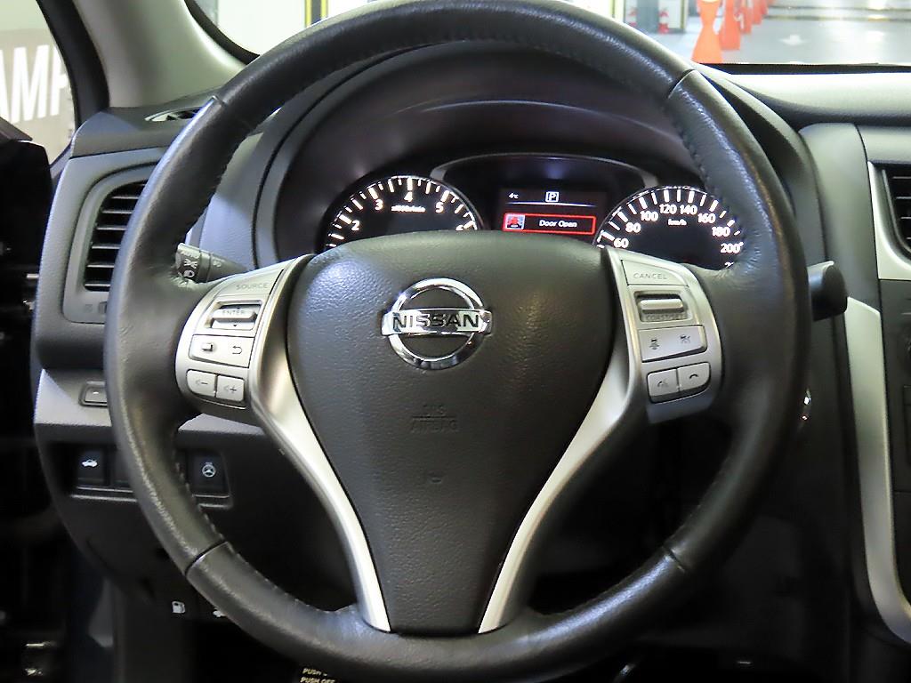 Nissan Altima - Vista 8