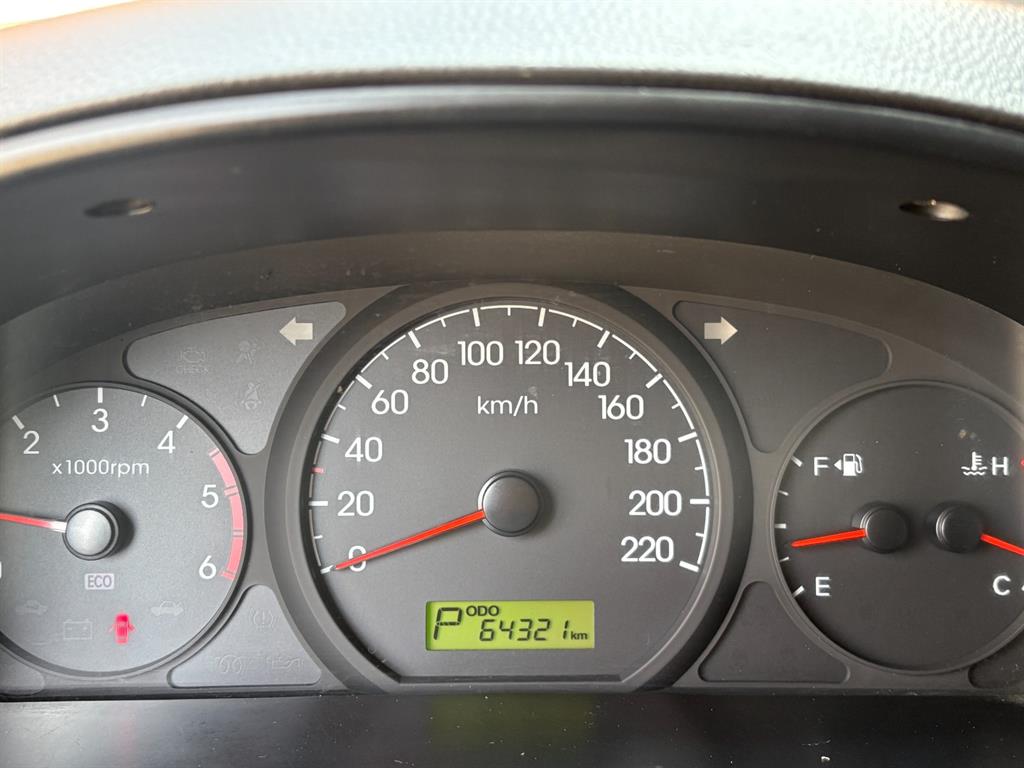 HYUNDAI Starex - Vista 6