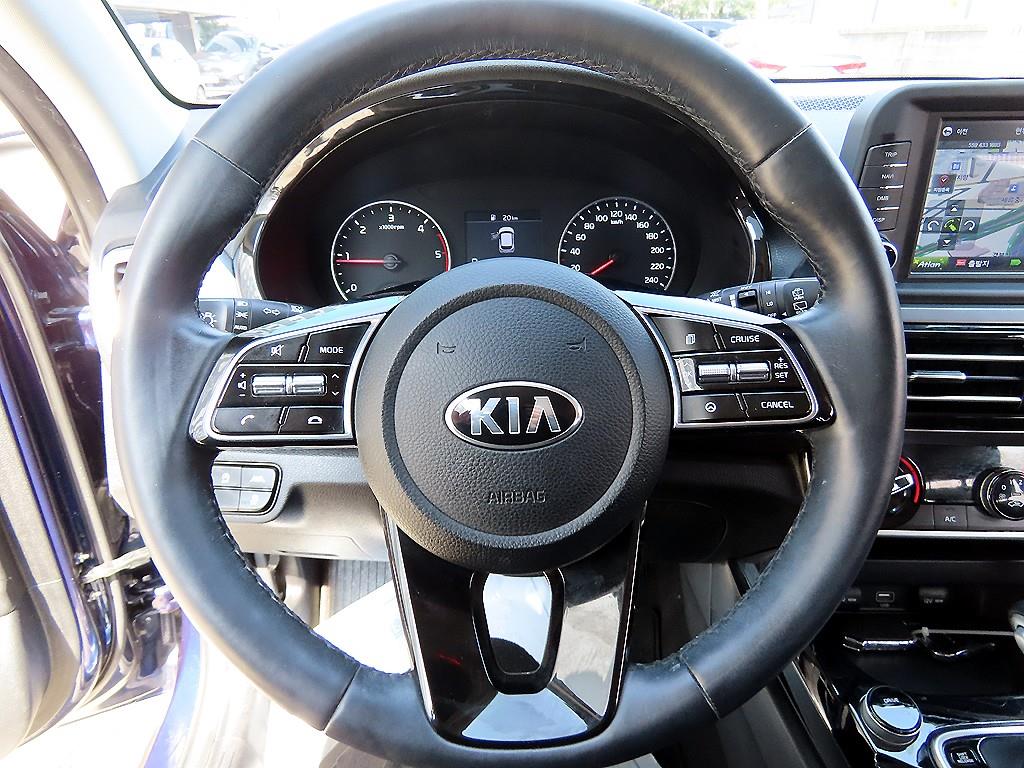 KIA Seltos - Vista 8