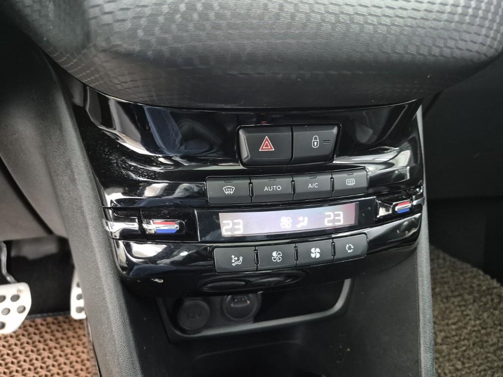 Peugeot 2008 - Vista 10