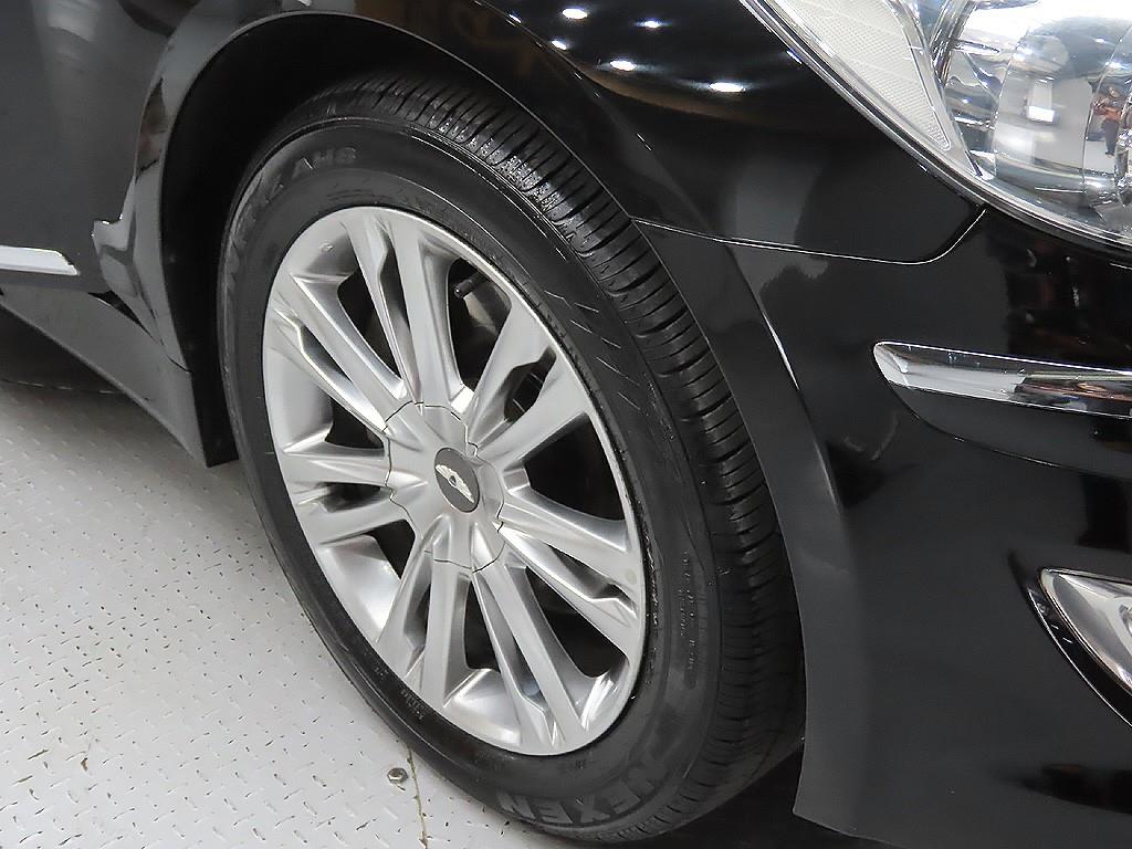 HYUNDAI Genesis - Vista 9