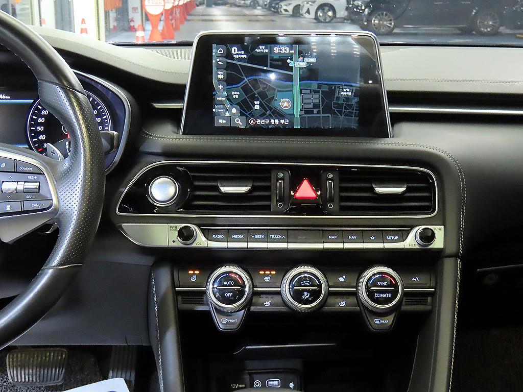 Genesis G70 - Vista 11