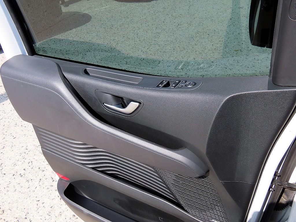 HYUNDAI Staria - Vista 12