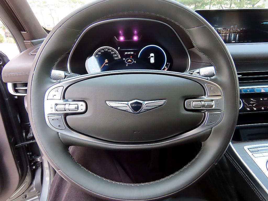 Genesis GV80 - Vista 8