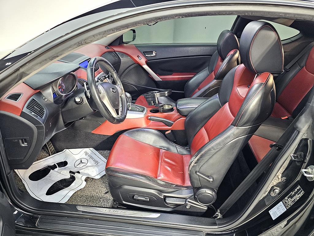 HYUNDAI Genesis - Vista 8