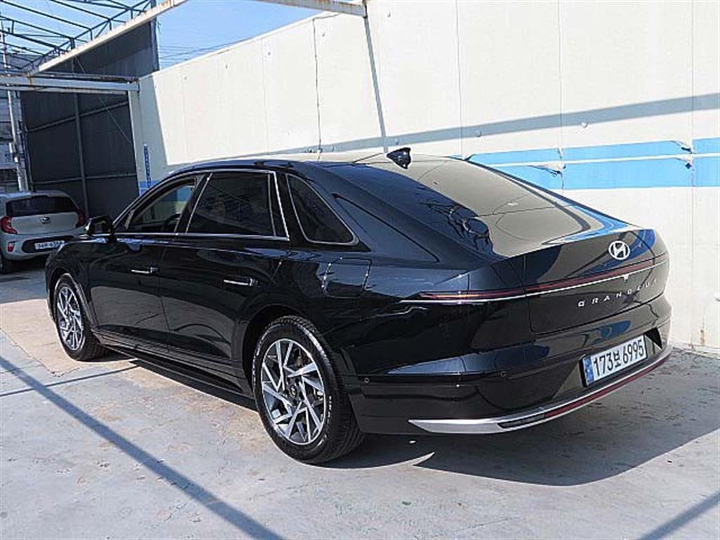 HYUNDAI Grandeur - Vista 7
