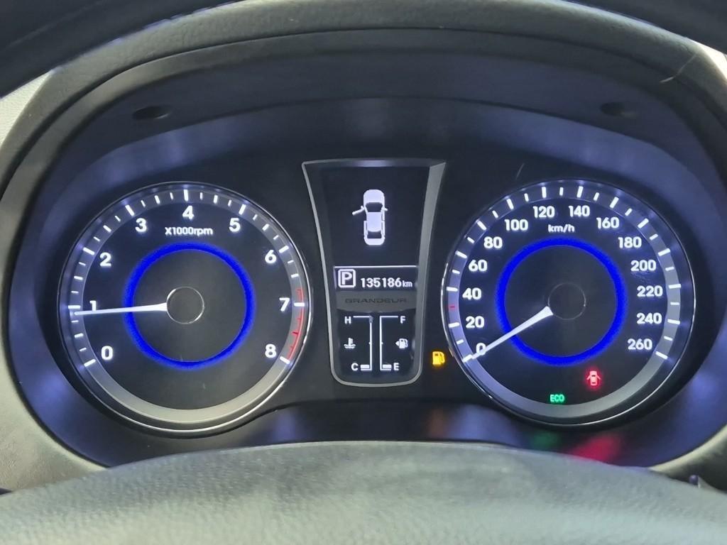 HYUNDAI Grandeur - Vista 6