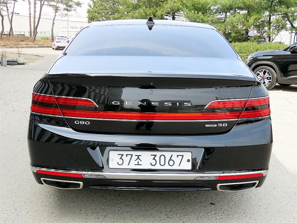 Genesis G90 - Vista 4