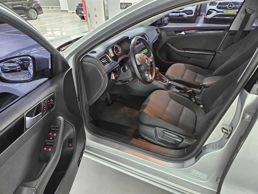 Volkswagen Jetta - Vista 6