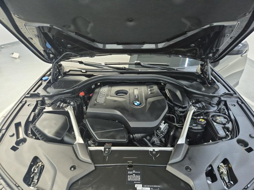 BMW 5 Series - Vista 5