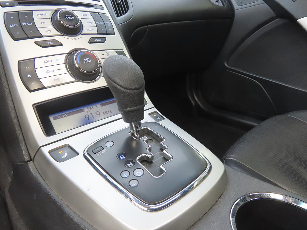 HYUNDAI Genesis - Vista 10