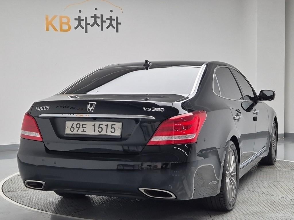 HYUNDAI Equus - Vista 4