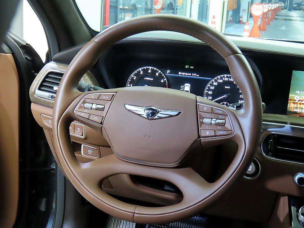 Genesis G90 - Vista 8