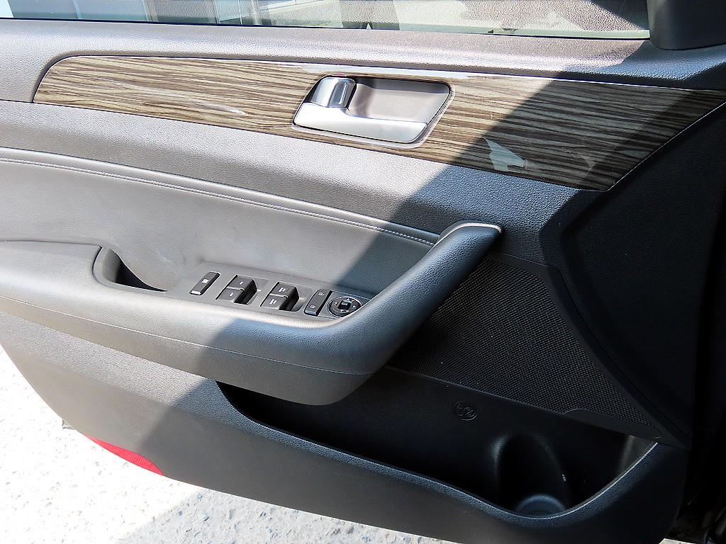 HYUNDAI Sonata - Vista 11