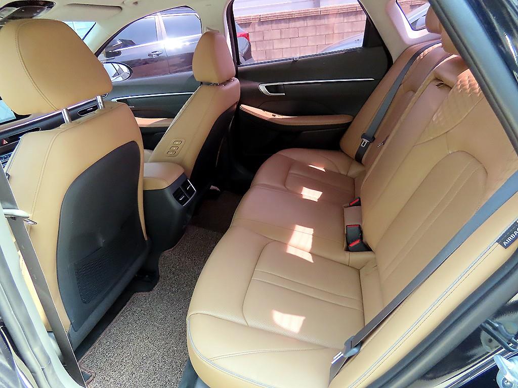 HYUNDAI Sonata - Vista 6