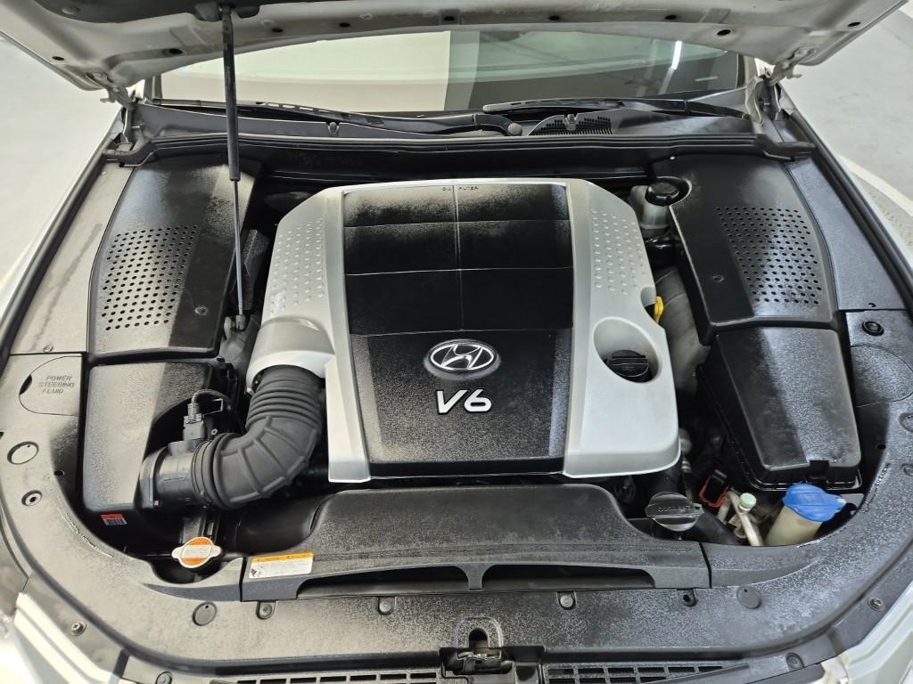 HYUNDAI Genesis - Vista 8