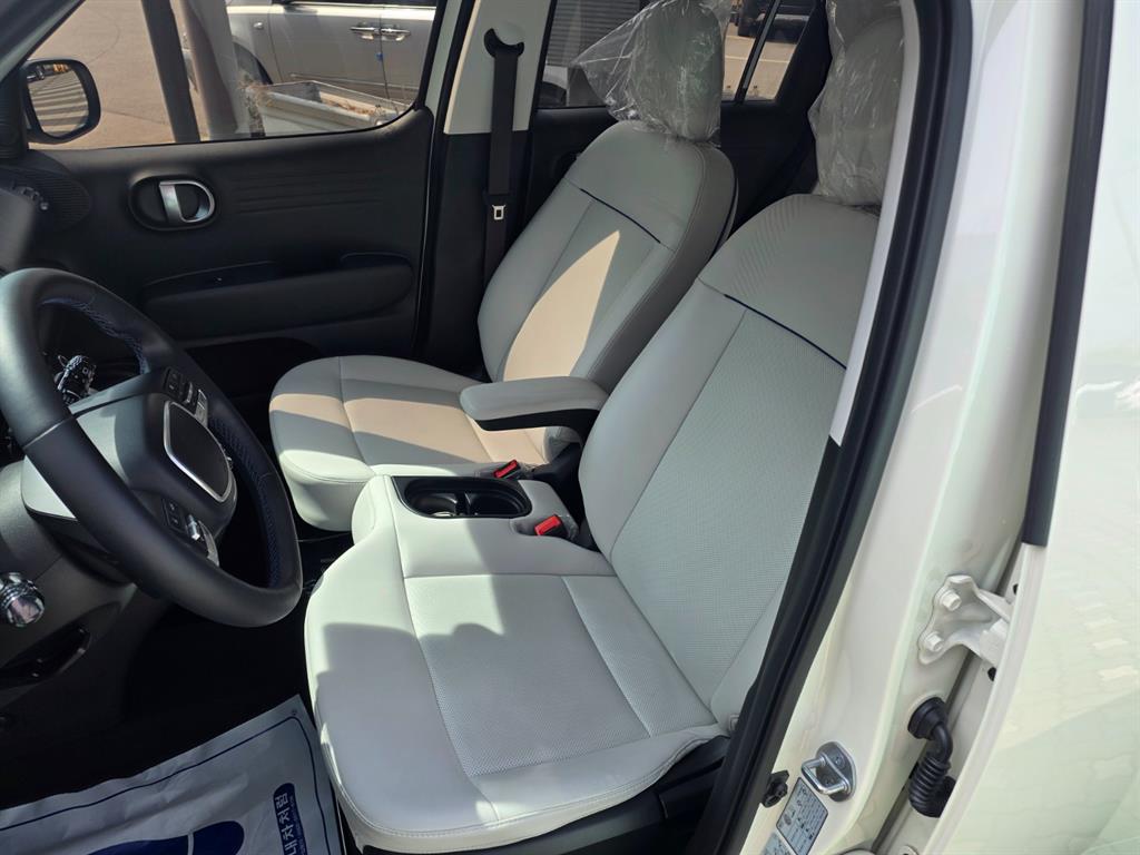 HYUNDAI Casper - Vista 10