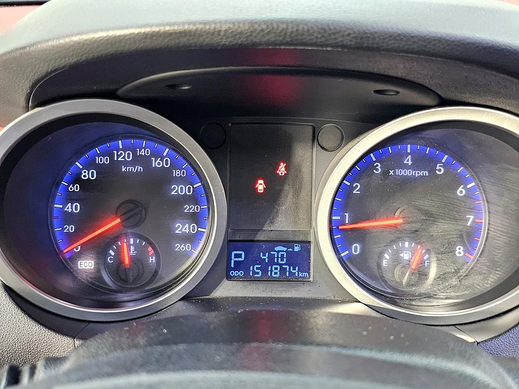 HYUNDAI Genesis - Vista 7