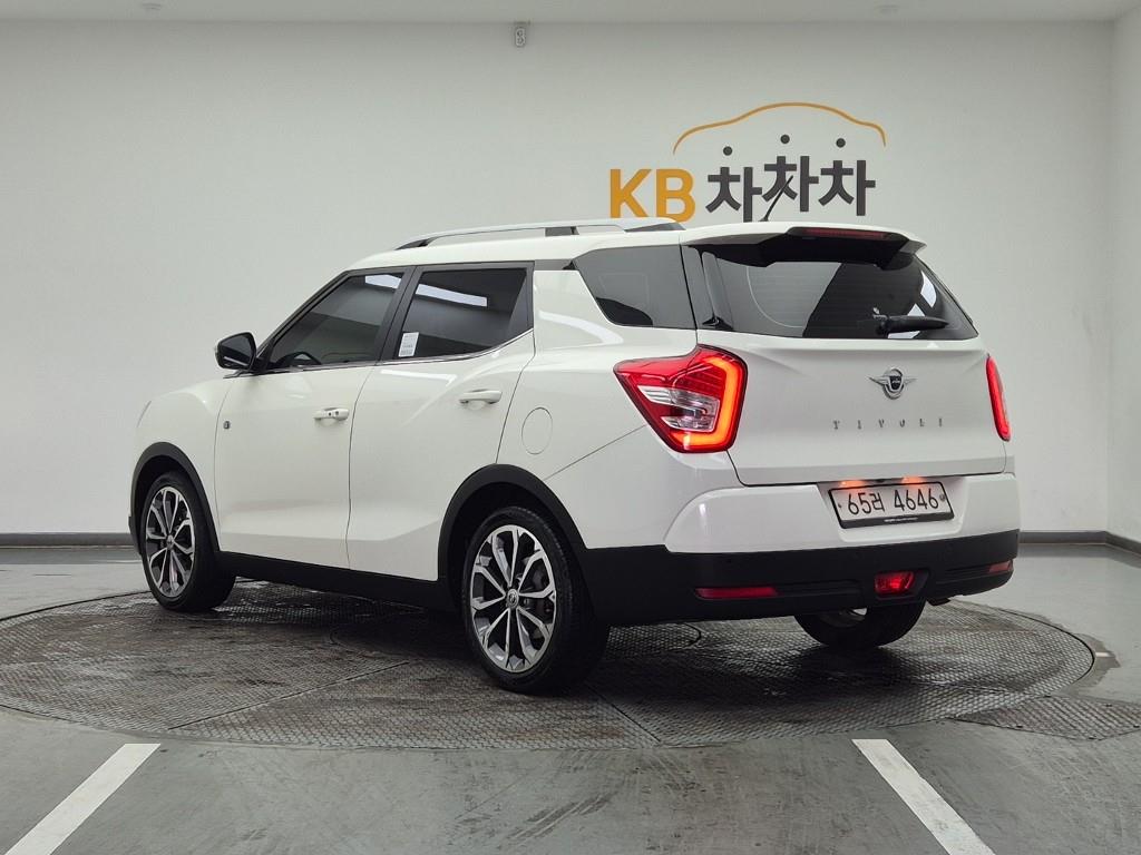 Ssangyong Tivoli - Vista 3