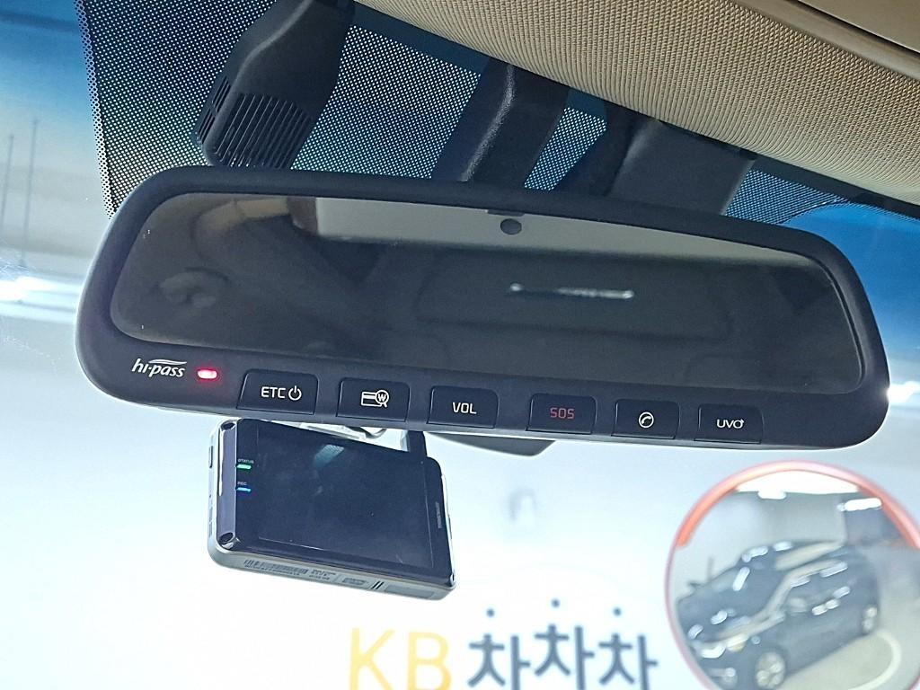 KIA Carnival - Vista 12