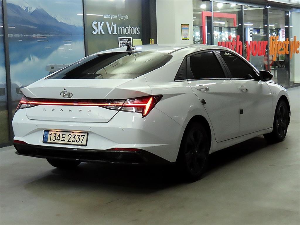 HYUNDAI Avante - Vista 4