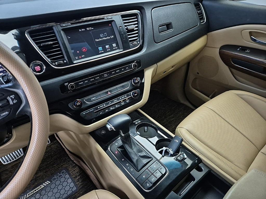 KIA Carnival 2018 Negro - Importación desde Corea - HF Imports Iquique - Foto 16