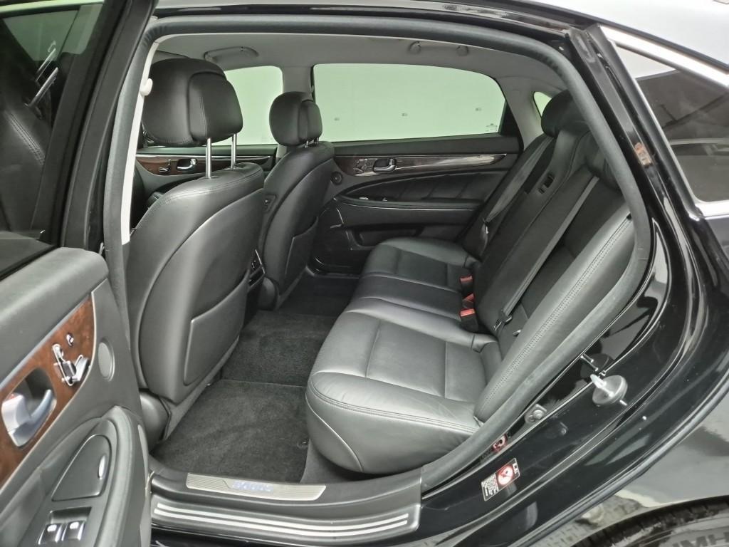 HYUNDAI Equus - Vista 11