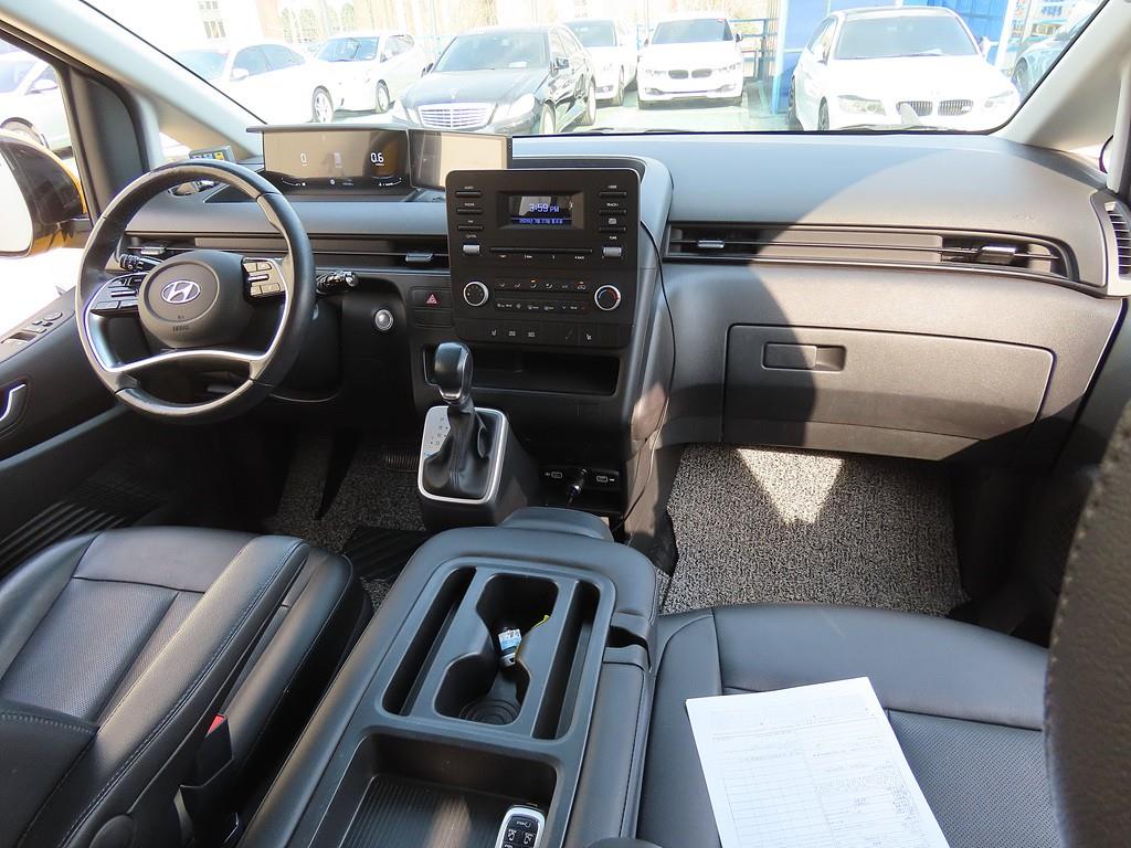 HYUNDAI Staria - Vista 5