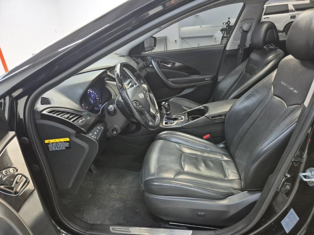 HYUNDAI Grandeur - Vista 11