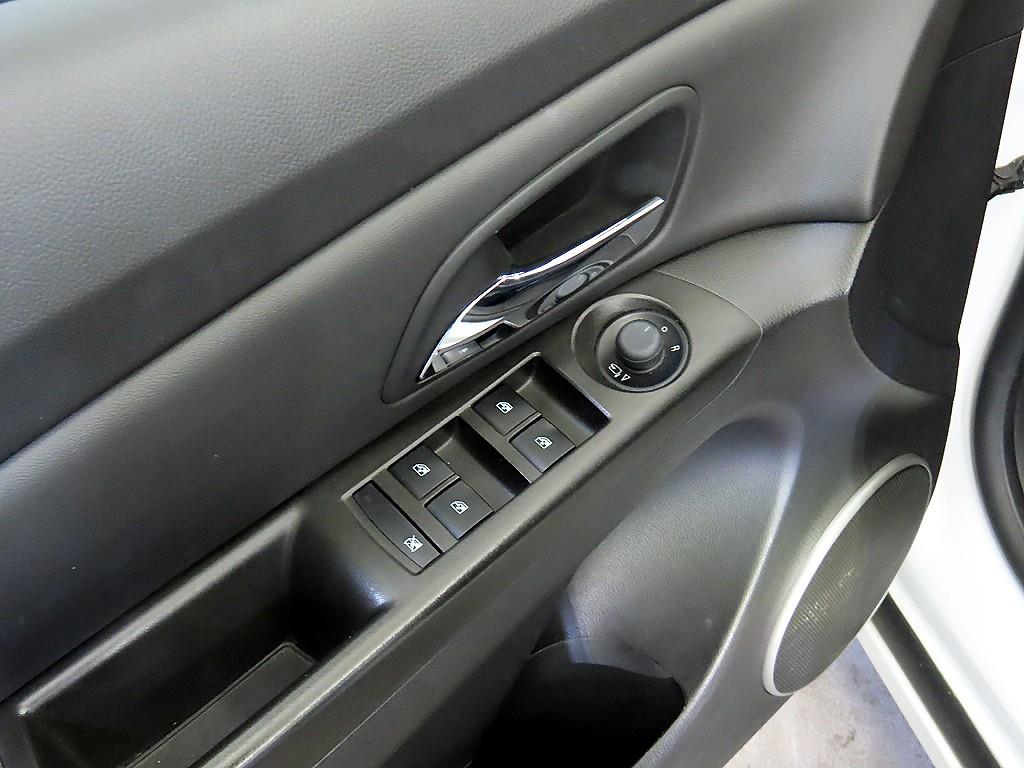Chevrolet Cruise 2013 Blanco - Importación desde Corea - HF Imports Iquique - Foto 13