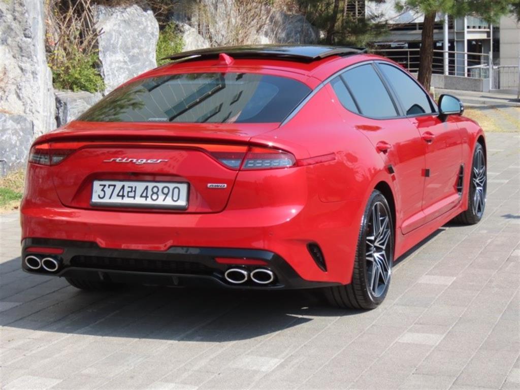 KIA Stinger - Vista 5