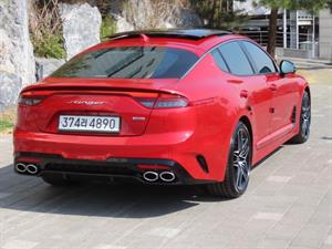 KIA Stinger - Vista 6